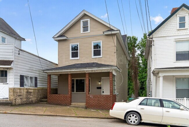 Building Photo - 321 Clark St