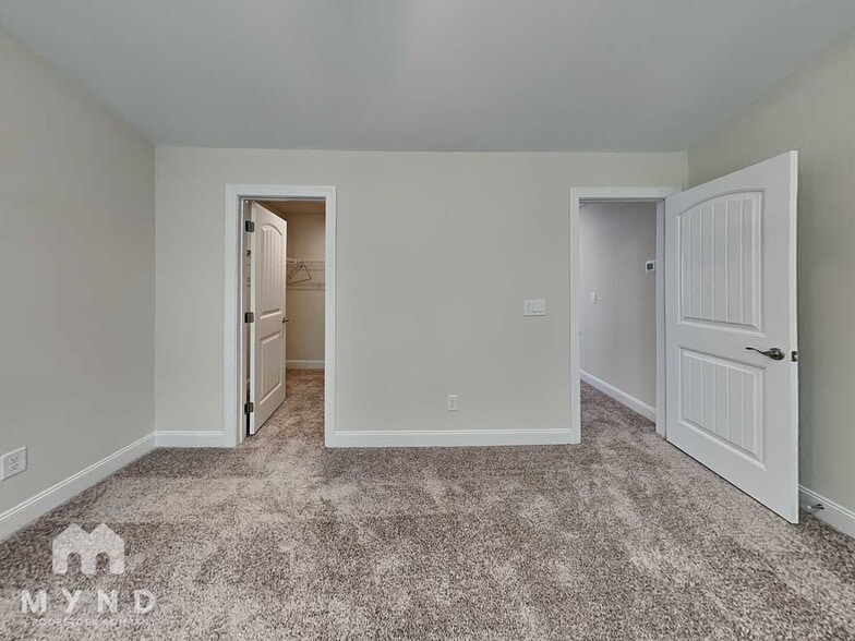 Building Photo - 6921 Woodland Stream Pl