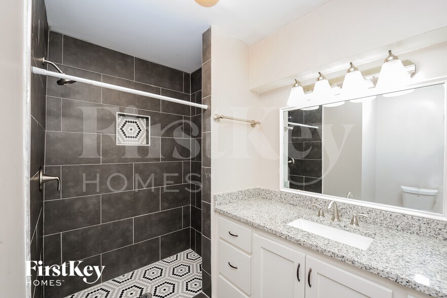 Building Photo - 1954 Wildwood Dr