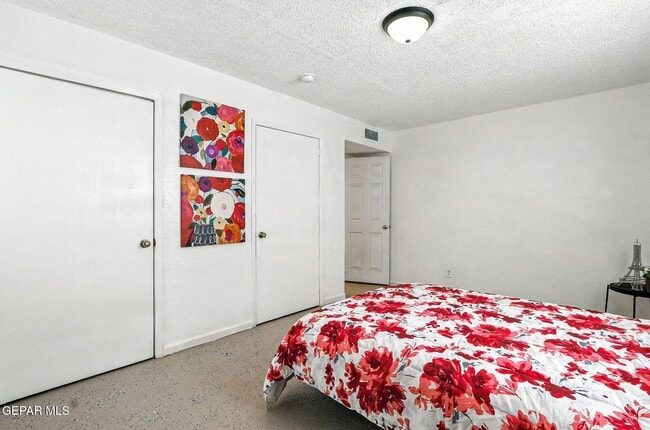 Building Photo - 5912 Cleveland Ave