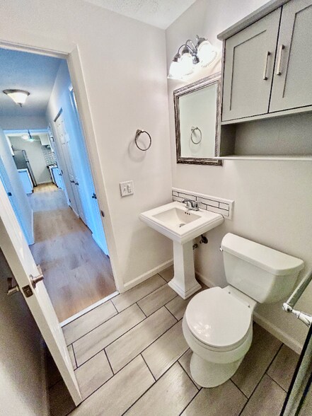 Building Photo - 5011 Nob Hill Dr