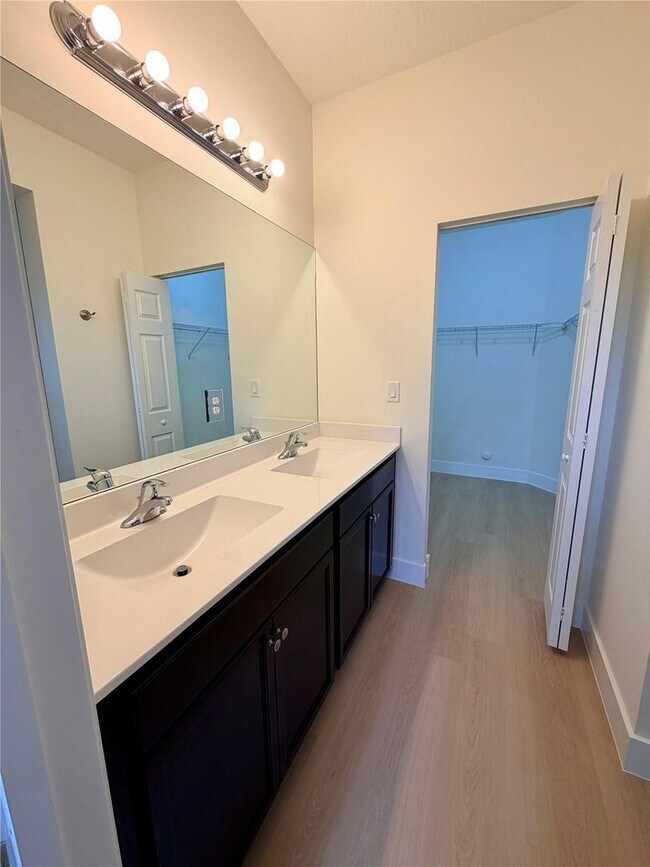 Building Photo - 6561 N Anise Ct