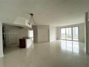 Building Photo - 19900 E Country Club Dr