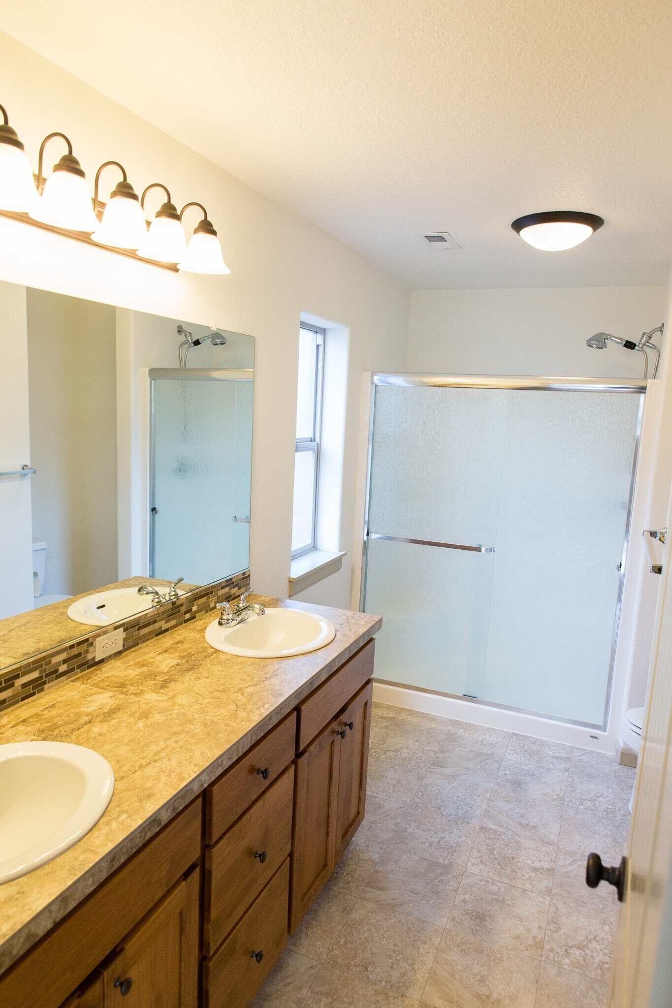 Master Bath - 263 NE 66th Ave