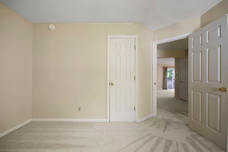 Building Photo - 711 E Brick St