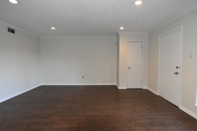 Building Photo - 7714 Renwick Dr