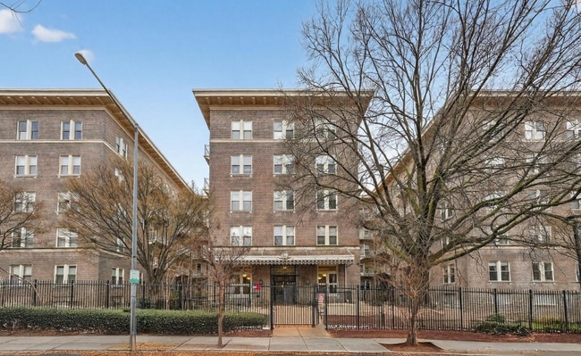 Building Photo - 1308 Clifton St NW