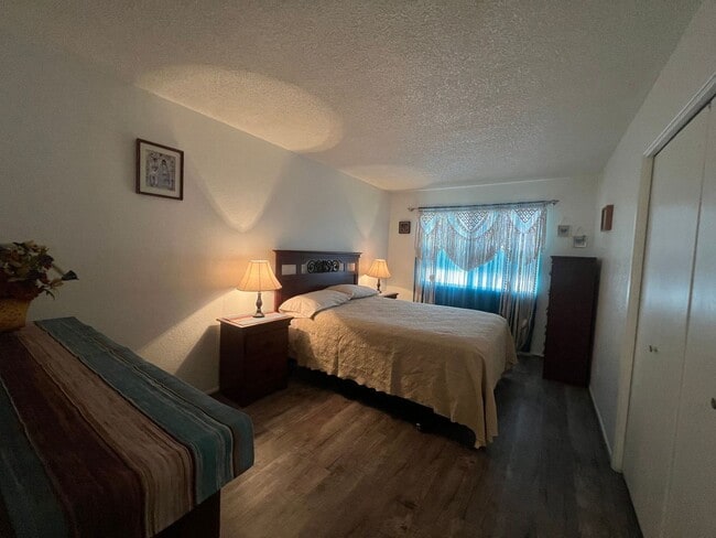 Building Photo - 3-bedroom 2 baths home