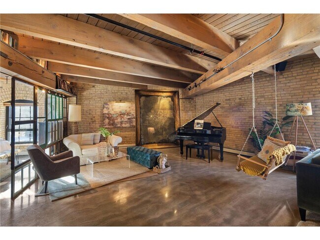 Building Photo - 404 N Washington Ave