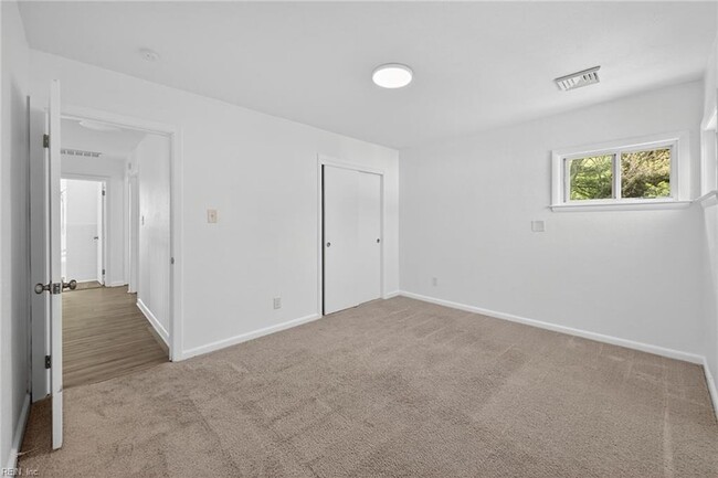 Building Photo - 1013 Sherry Ave