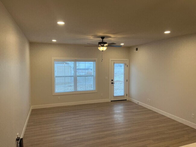 Building Photo - Reserve Mahomet 2br/2ba Townhome
