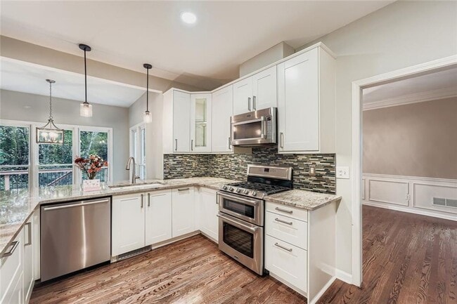 Building Photo - 5155 Courton St