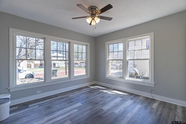 Building Photo - Charming 2 Bed, 1 Bath Home Near Downtown Tyler!