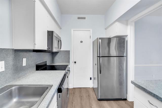 Building Photo - 6017 E University Blvd