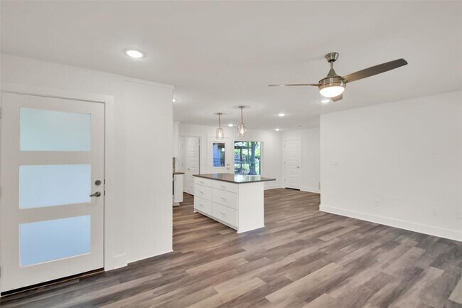 Building Photo - 2101 Benwick Cir