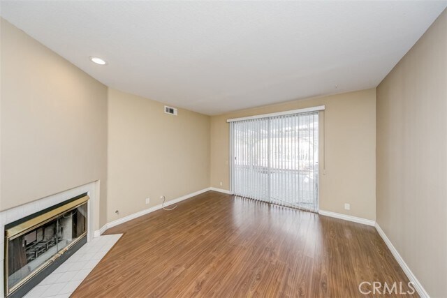 Building Photo - 2568 La Salle Pointe