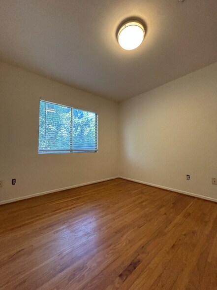 Building Photo - 3305 Jurich Pl