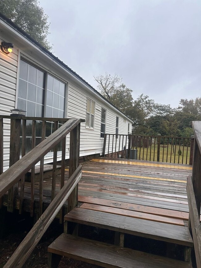 Building Photo - RENTAL HOME 3BD/2BTH