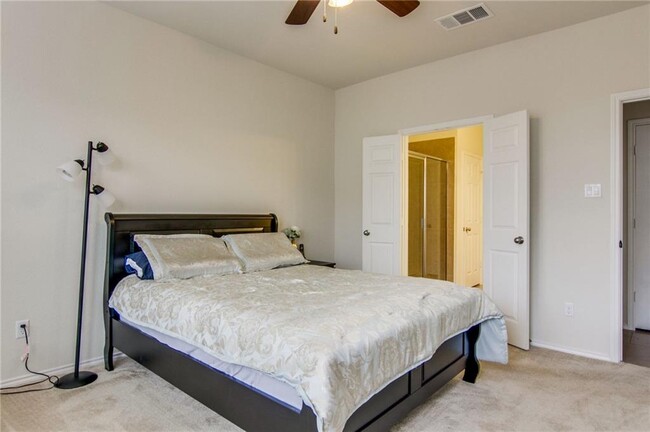 Building Photo - 16009 Hawthorne Heights Trail