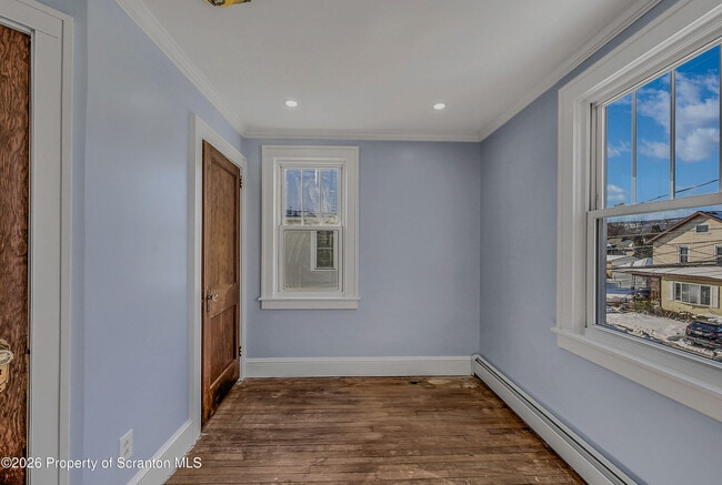 Building Photo - 2124 Shawnee Ave