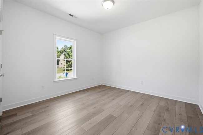 Building Photo - 21161 Baileys Ln