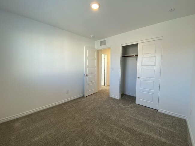 Building Photo - new build 4 bedroom house