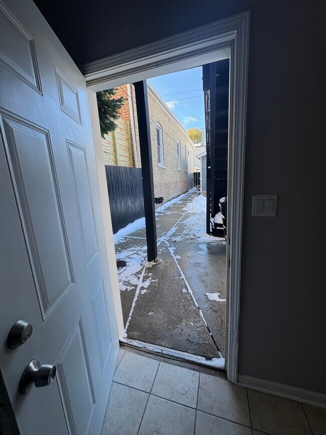 Building Photo - 1630 S Washtenaw Ave.