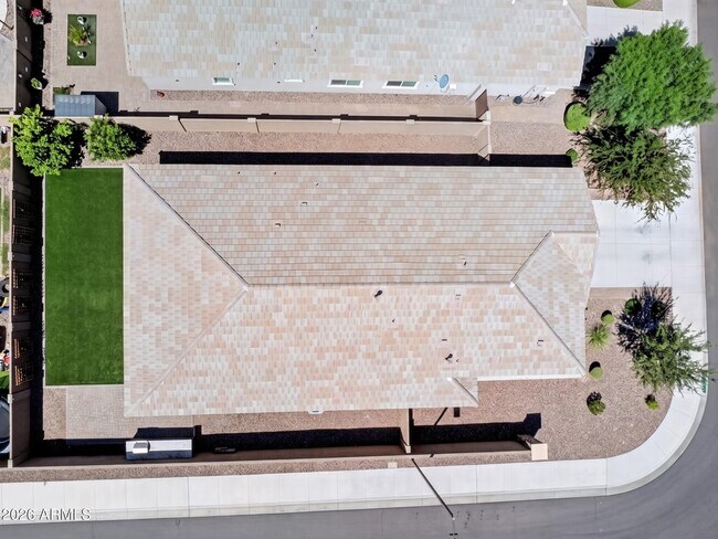 Building Photo - 261 Pinnacle Ridge Dr