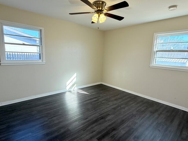 Building Photo - 2434 Beechwood St