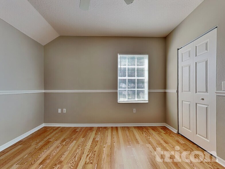 Building Photo - 10221 Summerview Cir