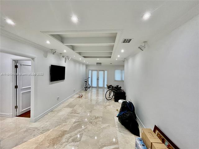Building Photo - 616 Tiziano Ave