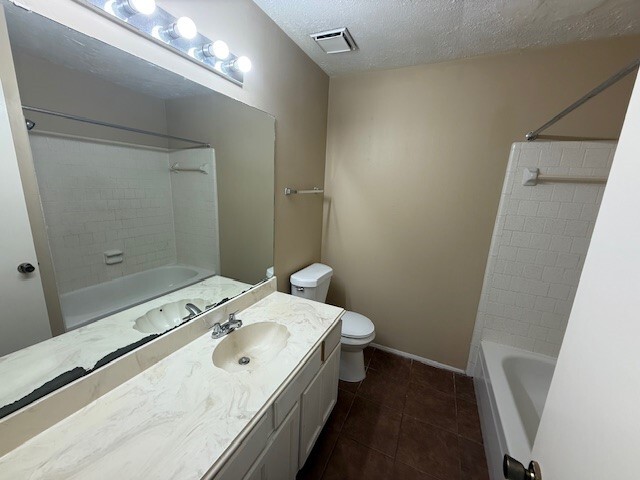 Building Photo - 2402 Autumn Springs Ln