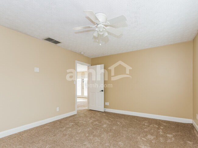 Building Photo - 6552 Greeley Ave