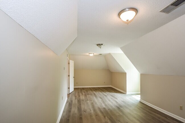 Building Photo - 1515 Cedar Mills Dr