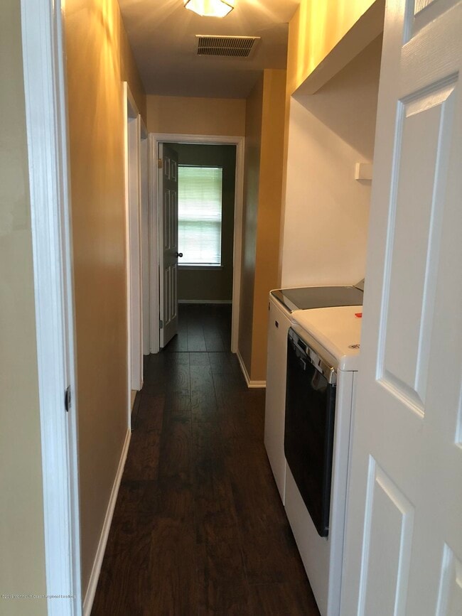 Building Photo - 275 Gloucester Ct