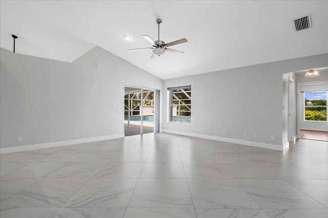 Building Photo - 15575 Woodmar Ct