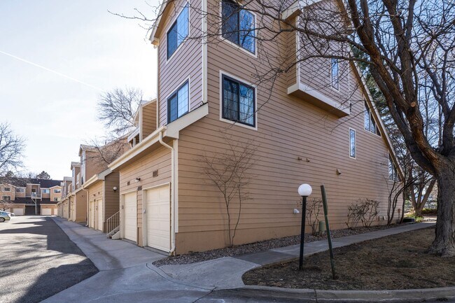 Building Photo - 4705 Spine Rd