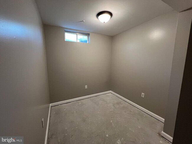 Building Photo - 10108 Oklahoma Ct