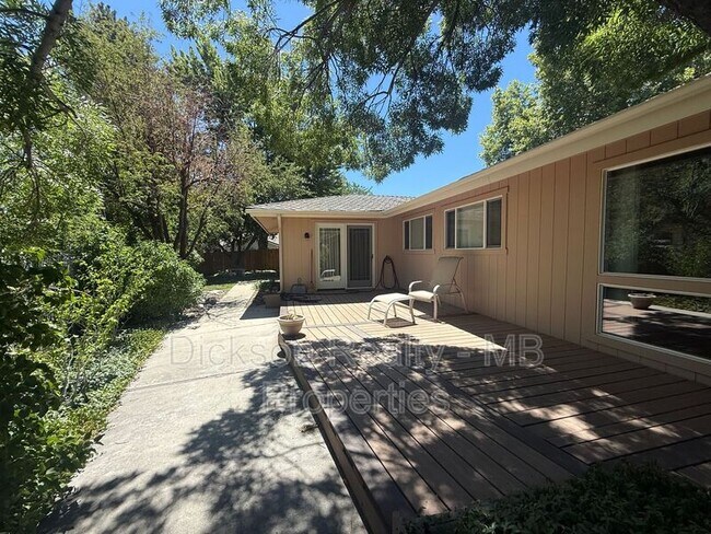 Building Photo - 2845 Glenwood Ct