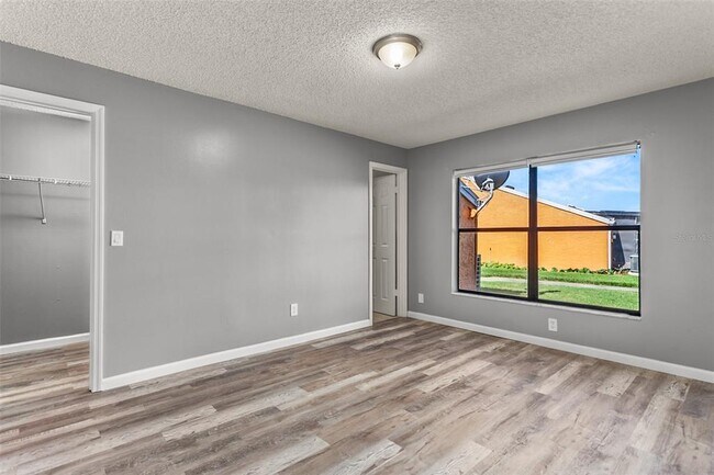 Building Photo - 85 Silver Park Cir