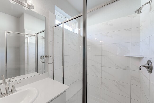 Building Photo - 1225 Red Hills Dr