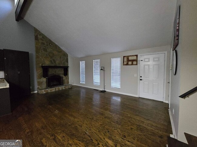 Building Photo - 5831 Oak Ct