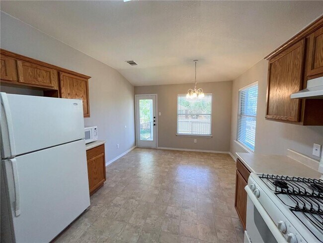 Building Photo - 1011 Burgess Dr