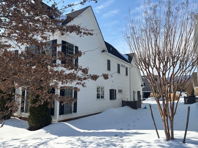 Building Photo - Great Home in Crozet!