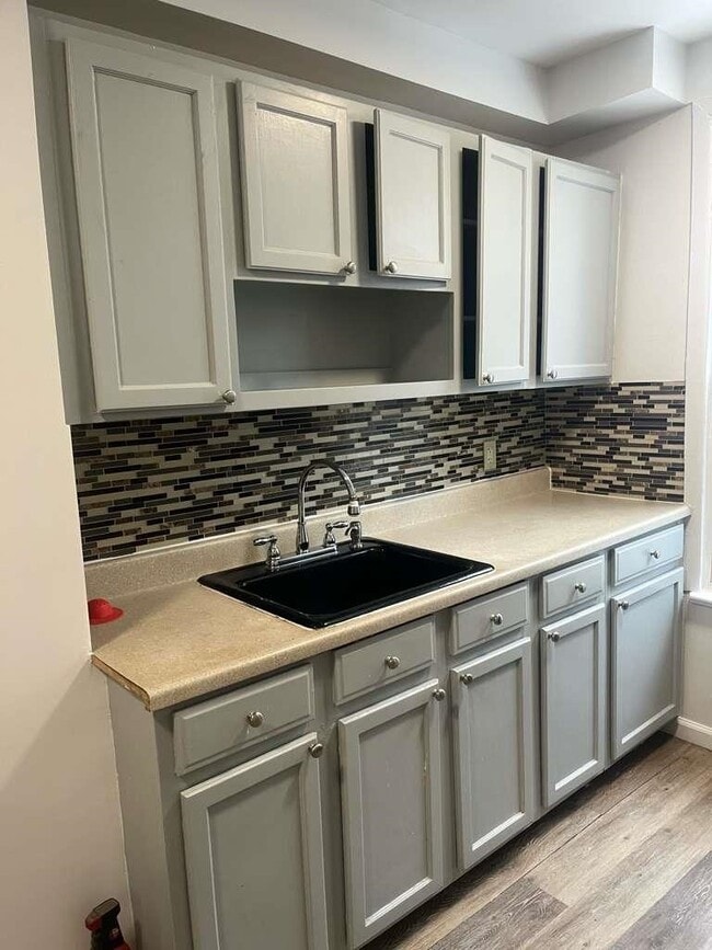 Building Photo - 630 37th St