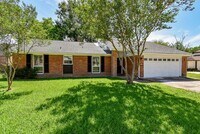 Building Photo - 154 Squires Bend