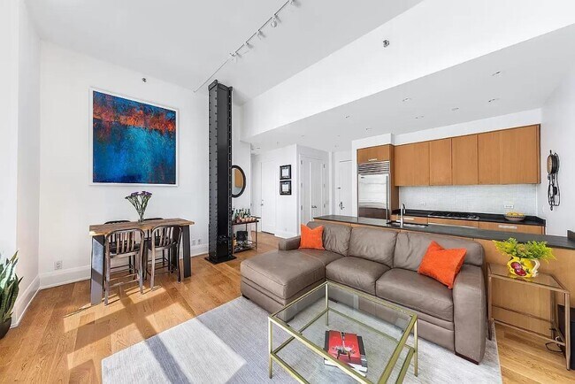 Primary Photo - 71 Nassau St