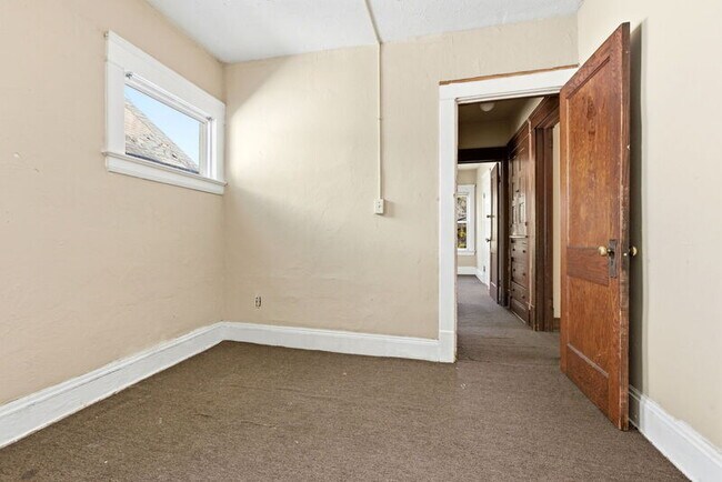 Building Photo - 13615 Earlwood Rd