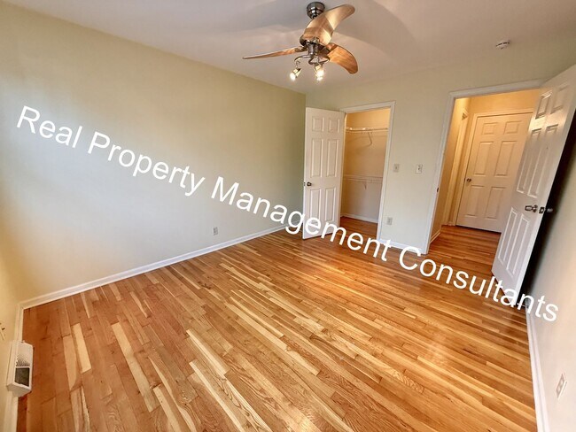Building Photo - 1 Bedroom in Westport