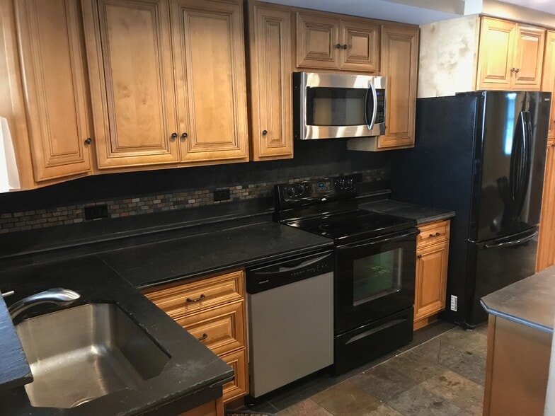 Primary Photo - 1117 Freyburg St